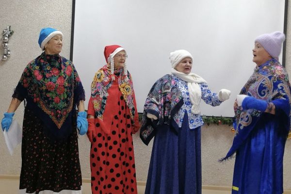 «Растяни меха, гармошка»! Творческий вечер с частушками прошел в Серове