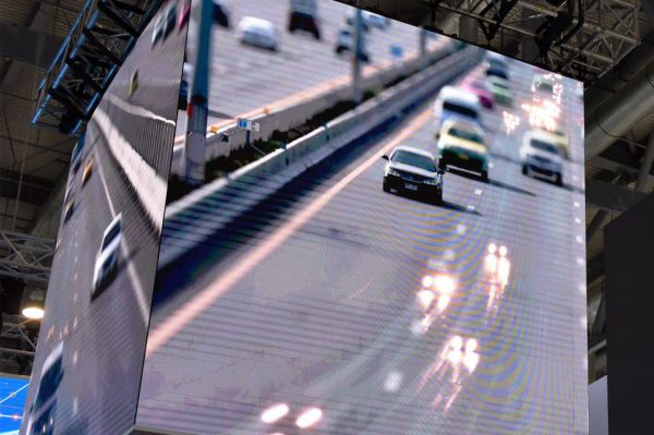 Макаровский мост в Екатеринбурге на полчаса закрыли из-за сообщения лжеминеров