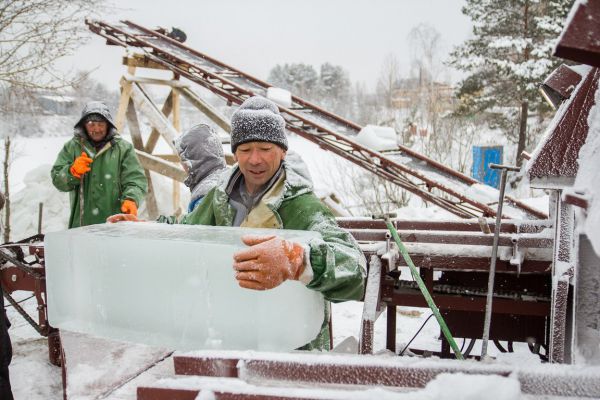 В дело пошел ледорез…