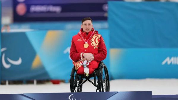 Второе золото у российского лыжника-паралимпийца на дистанции 20 километров с раздельным стартом