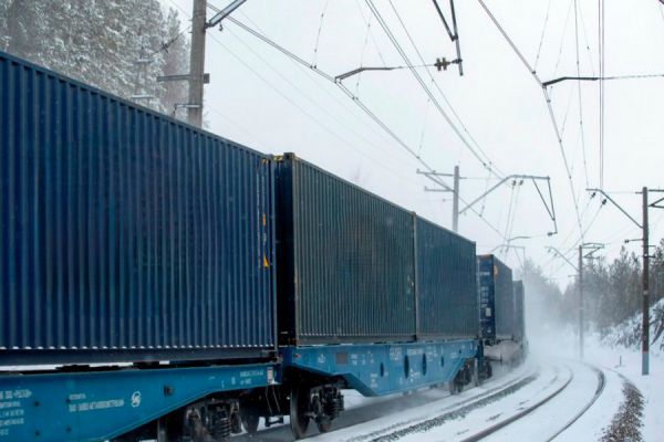 За два месяца СвЖД отправила в Китай более 10 тысяч тонн рапсового масла