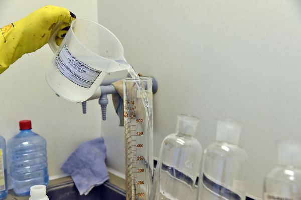 Роспотребнадзор заинтересовался проблемой с качеством питьевой воды в Полевском