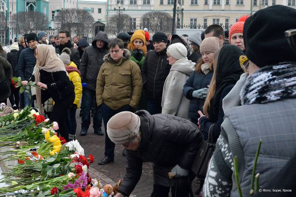 Уральцы почтили память трагически погибших жителей Керчи