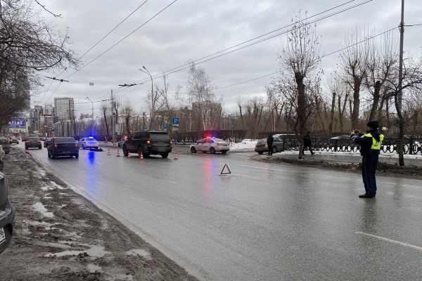 В Екатеринбурге водитель насмерть сбил 78-летнюю женщину на Белинского