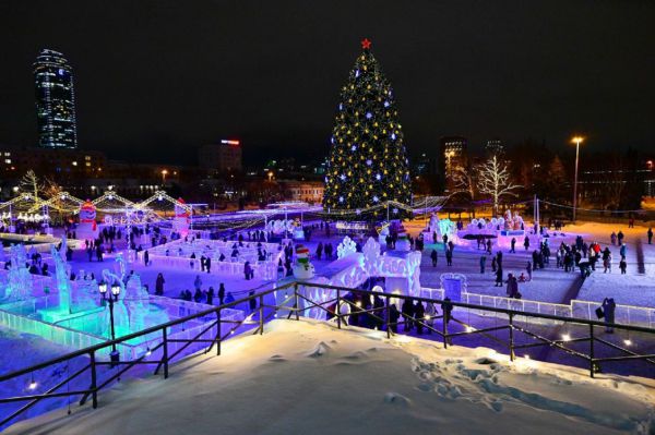 Ледовый городок впервые открыли в Историческом сквере