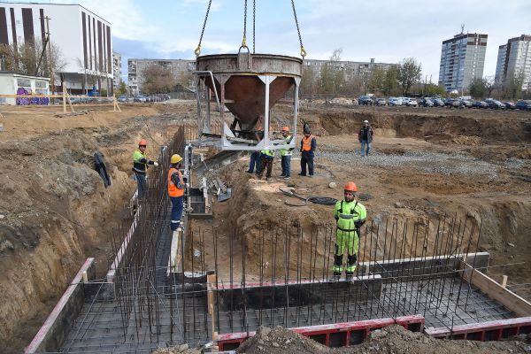 Бизнес и власть начали строить школу на ВИЗе