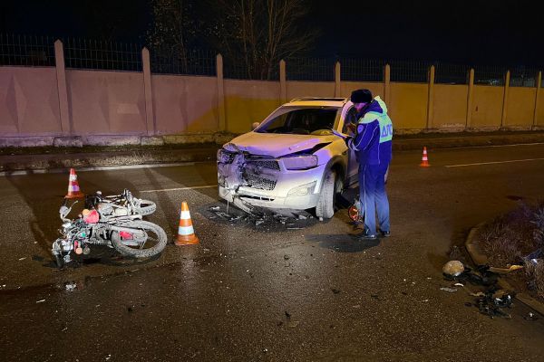 В Екатеринбурге водитель иномарки сбил 15-летнего мотоциклиста