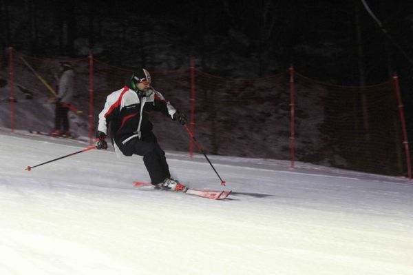 В Каменске-Уральском спортсмены будут кататься на горных лыжах целые сутки