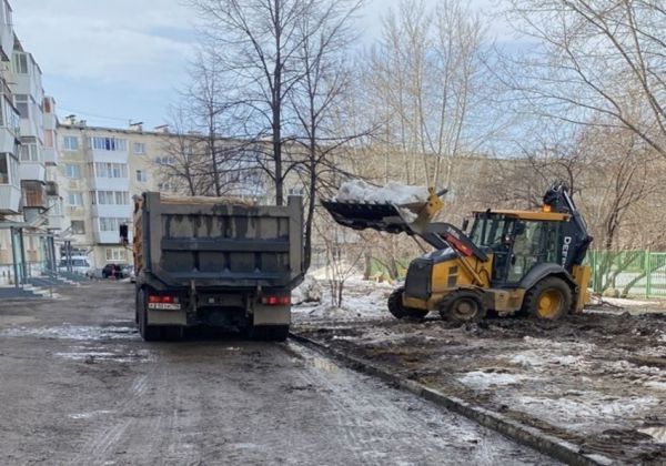 В Каменске-Уральском приступили к благоустройству дворовых территорий
