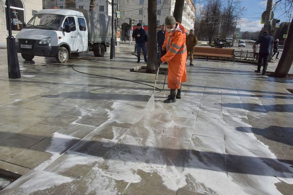 Перед Днем города улицы Екатеринбурга будут мыть с шампунем