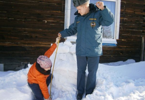 Принял удар глыбы на себя…