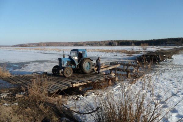 На период половодья разобрали низководный мост