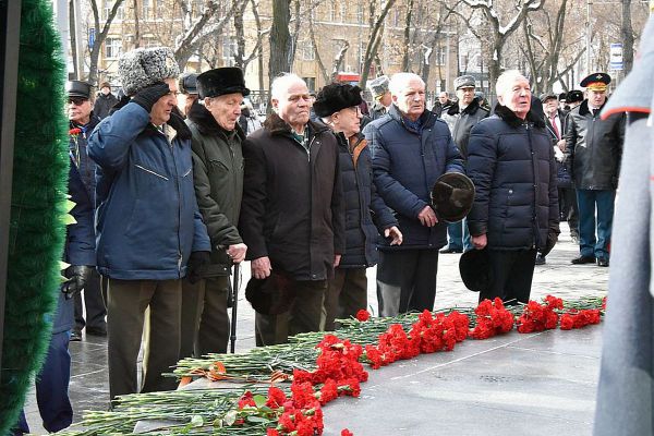 Екатеринбург, Нижний Тагил и Каменск-Уральский  оформили заявки на присвоение звания «Город трудовой доблести»