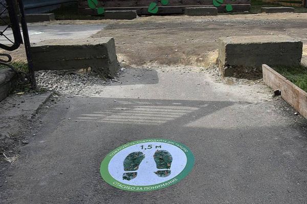 В Екатеринбурге возле Ельцин Центра девушка упала в колодец