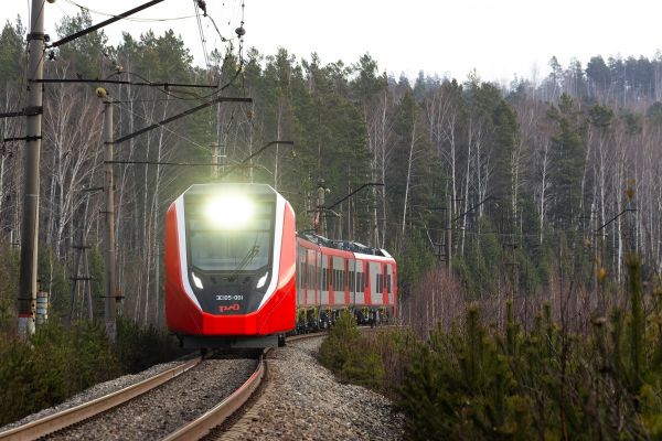 Электропоезда «Финист» новой модификации начали курсировать по маршруту Екатеринбург – Красноуфимск