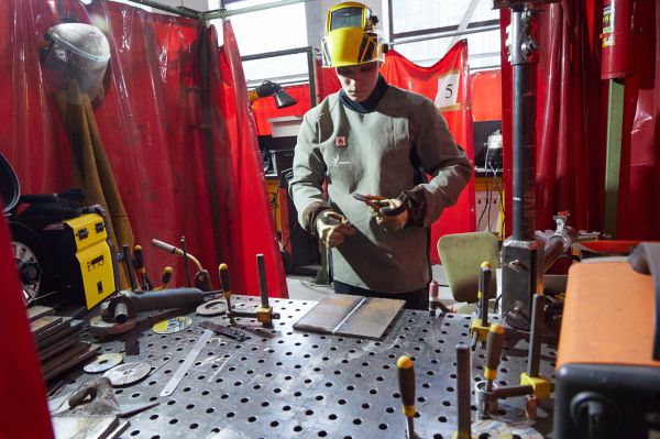 Энергия созидания и дух честной борьбы наполнили площадки чемпионата «Профессионалы» в Свердловской области