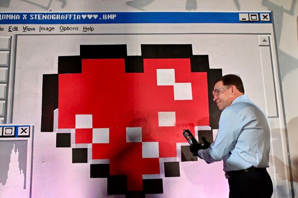 Евгений Куйвашев предложил сделать фестиваль Stenograffia областным