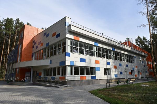 Евгения Куйвашева впечатлил спорткомплекс с бассейном в детском лагере «Исетские зори»