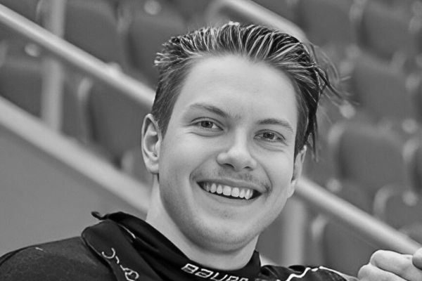 Молодой хоккеист из Краснотурьинска умер после укуса клеща