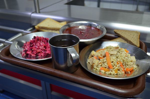 Режимный рацион: новогоднее меню за колючей проволокой