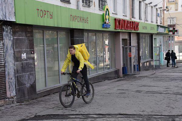 Екатеринбург вошел в топ-5 городов с самыми высокими зарплатами курьеров