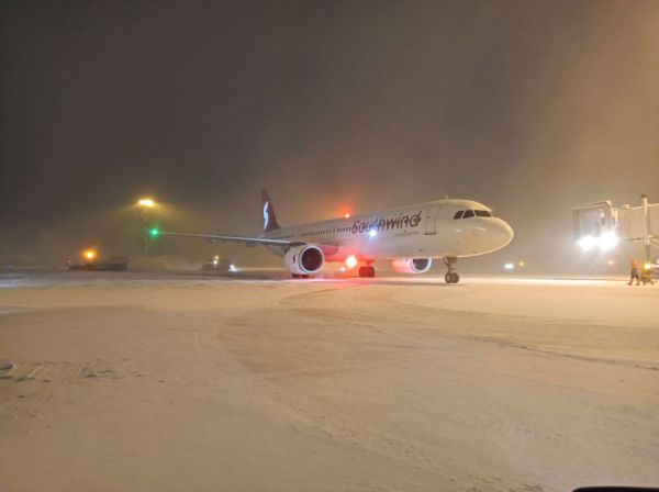 Первый рейс 2026 года приземлился в Кольцово через полчаса после боя курантов