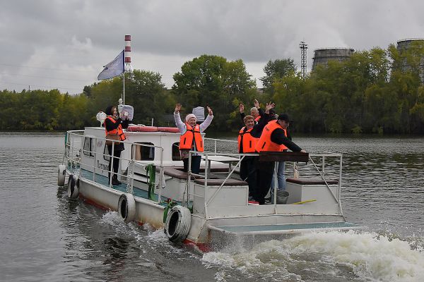 Месячник пенсионера в Екатеринбурге: волонтеры серебряного возраста отправились в «морское» путешествие