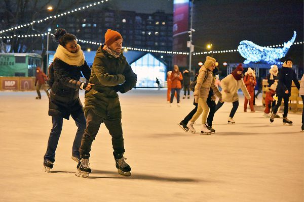 Фоторепортаж: в Екатеринбурге во второй раз зажгли «Северное сияние»