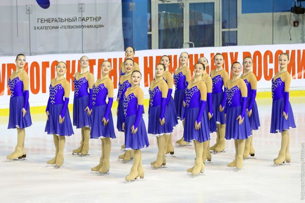 И снова лучшие: уралочки стали чемпионками России по синхронному катанию на коньках