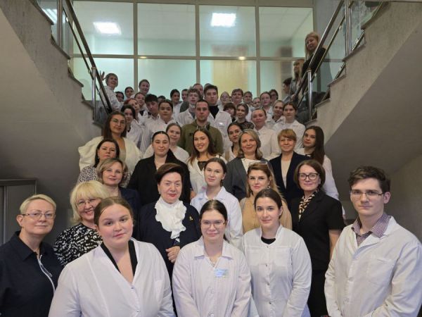 Пополнение в рядах медиков: Свердловский областной медицинский колледж выпустил целевых специалистов