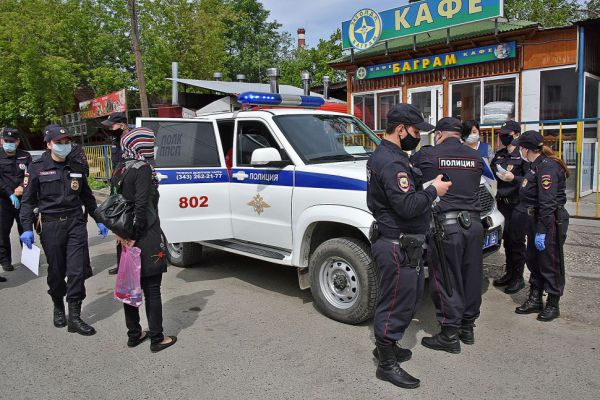 Полицейским прибавят зарплату за особые условия службы