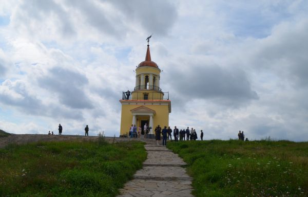 Архангел расправил крылья