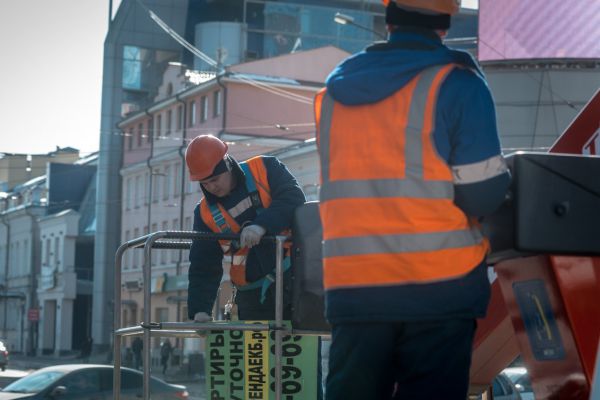 В Свердловской области за полгода снесли 1800 рекламных щитов