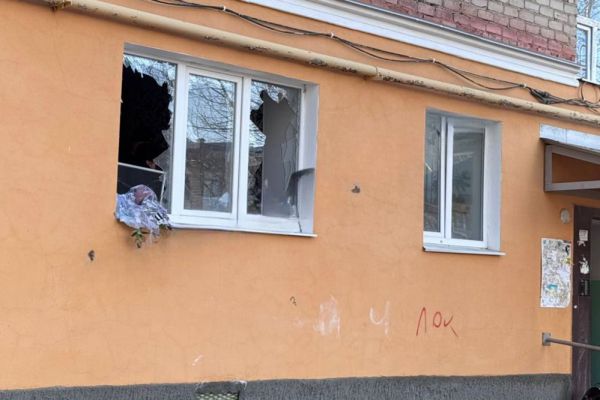 В Сухом Логу блогер провел эксперимент с петардами и устроил взрыв у себя в квартире