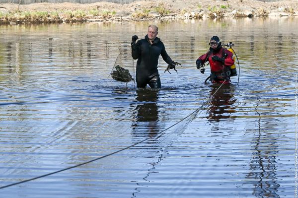 В Нижнем Тагиле водолазы начали очистку дна городских водоемов