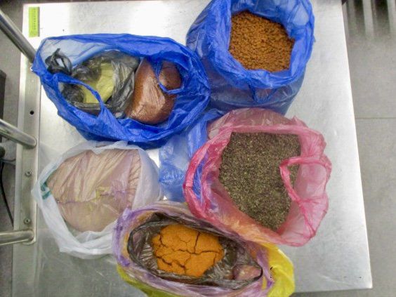 Острая история. В аэропорту Кольцово у пассажира изъяли 8 кг нелегальных специй