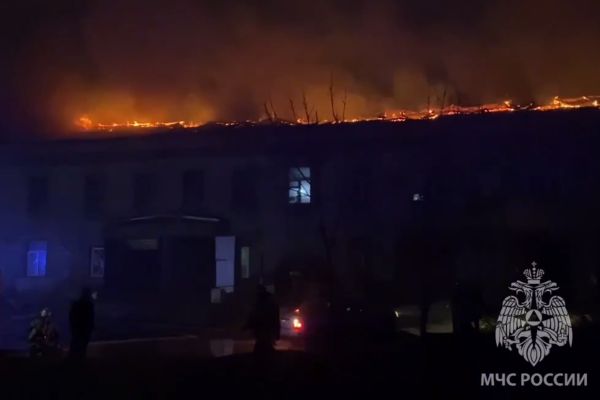 В Нижнем Тагиле спасатели вывели из горящего ресторана семь человек