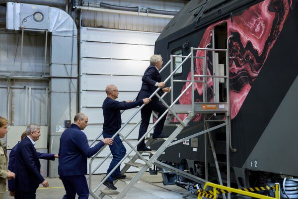 Денис Паслер рассказал Сергею Кириенко о вкладе уральских предприятий в развитие промышленности и социальной сферы России и Свердловской области. ФОТО