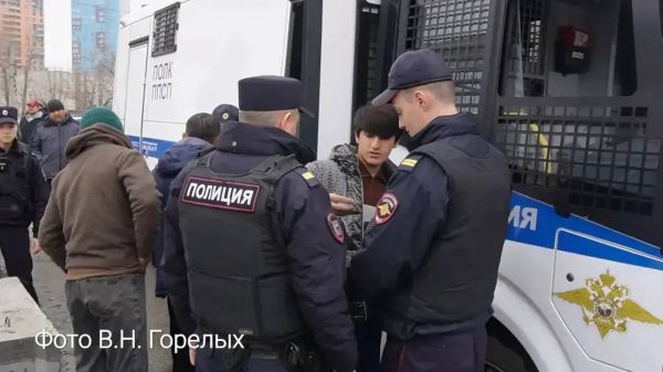 Более 85 нарушителей выдворят из уральской столицы после рейда миграционной полиции