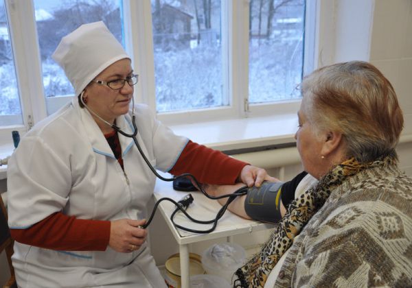 Врачи работают на две ставки