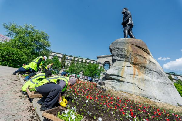 В Екатеринбурге высадят миллион цветов