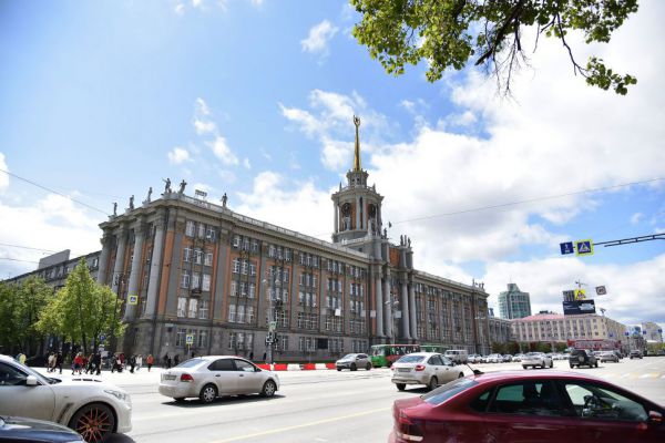 Мэрия нашла подрядчика, который обновит подсветку на городской ратуше