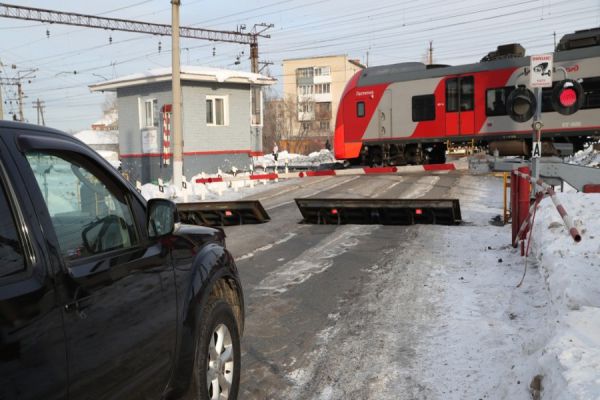 С начала года на переездах СвЖД произошло четыре ДТП
