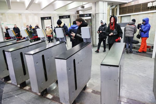 В Екатеринбурге полицейские оцепили станцию метро «Ботаническая»
