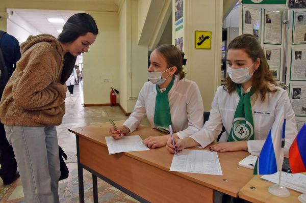 Около трех тысяч студентов смогут поступить в уральские вузы по целевой квоте