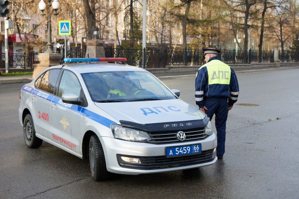 Водителя BMW, сбежавшего после аварии, ищут в Екатеринбурге