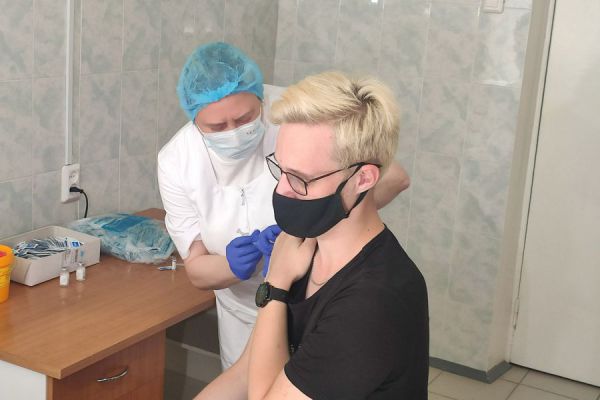 Привьют бесплатно: более 200 тысяч доз вакцины против клещевого энцефалита закуплено в Свердловской области