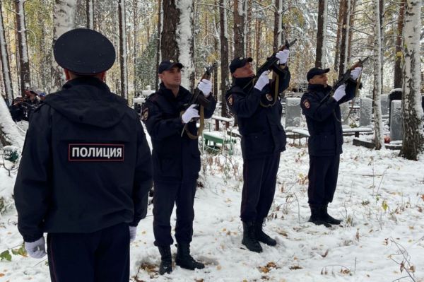 В Заречном простились с инспектором ДПС, погибшим при преследовании пьяного лихача