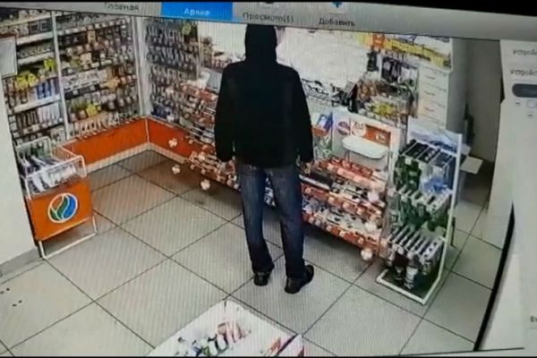 Несколько нападений в день: в Екатеринбурге задержали серийного грабителя аптек и пунктов микрозаймов