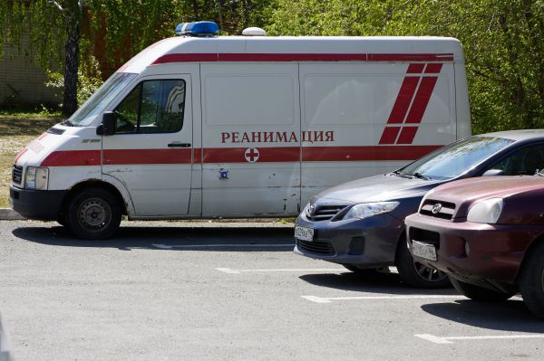 В Екатеринбурге под поезд в метро упал мужчина